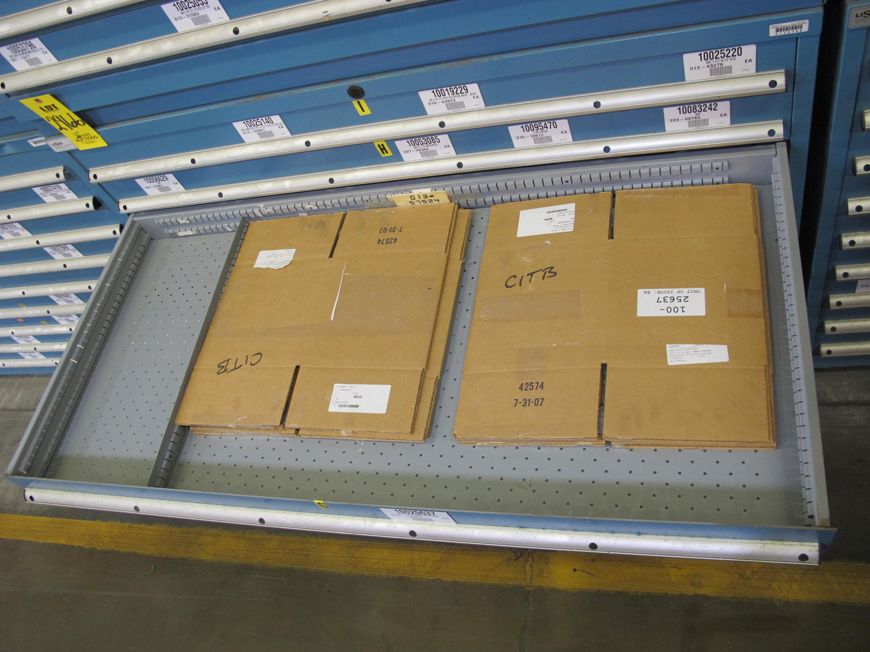 LISTA HEAVY DUTY 9-DRAWER PARTS CABINET W/ CONTENTS (W-50) LOADING & HANDLING FEE $25-